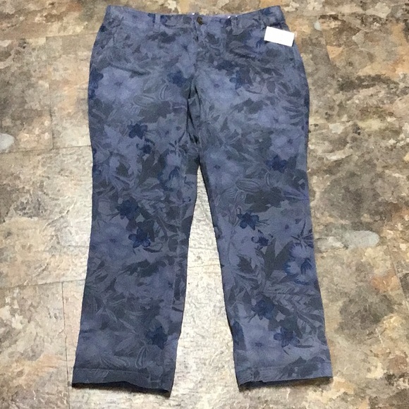 GAP Blue Floral Cropped Pants - Picture 1 of 6